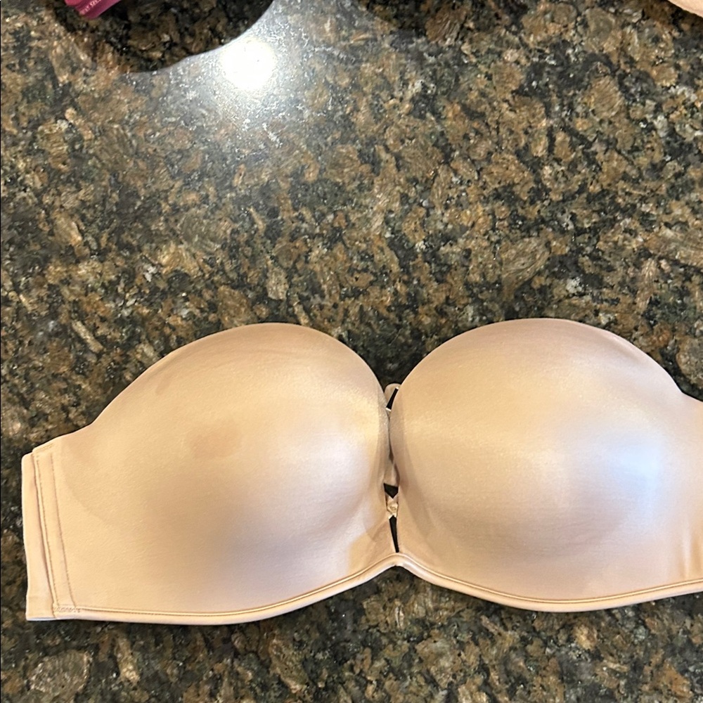 Victoria’s Secret Strapless Nude Bra